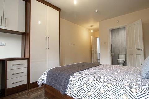 3 bedroom apartment to rent, Apt 15, Clarendon House, 20 Clarendon Road LS2