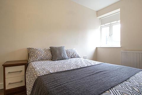 3 bedroom apartment to rent, Apt 15, Clarendon House, 20 Clarendon Road LS2