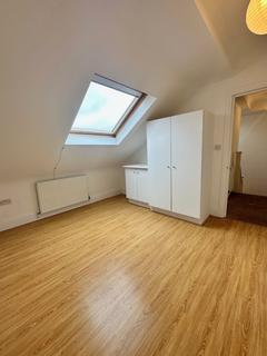 1 bedroom flat to rent, Fox Lane, N13