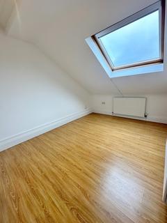 1 bedroom flat to rent, Fox Lane, N13