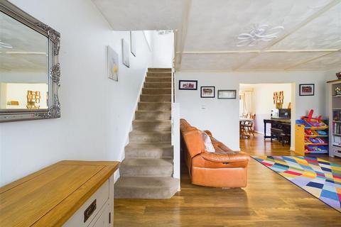103 Darlton Drive, Arnold, Nottingham, NG5 7LX
