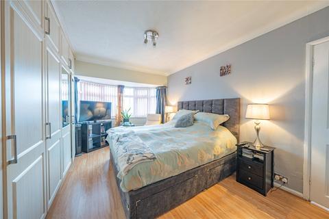 25 Carr Manor Mount, Leeds, LS17 5DG