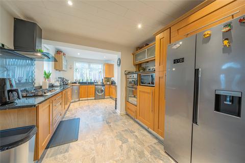 25 Carr Manor Mount, Leeds, LS17 5DG