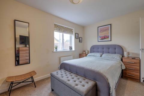 42 Burrington Close, Redditch, B97 6HE