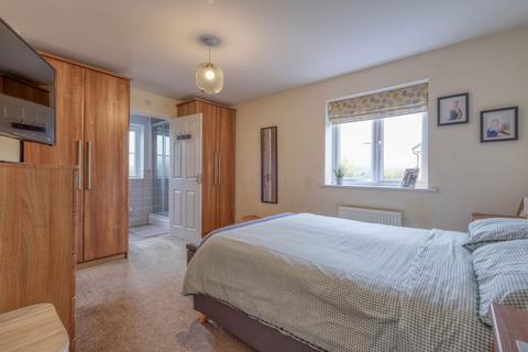 42 Burrington Close, Redditch, B97 6HE