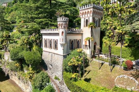 8 bedroom castle, Via Regina, Cernobbio CO, Italy