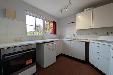 2 bedroom end of terrace house to rent, Cliff Park Avenue, Wakefield, West Yorkshire, WF1