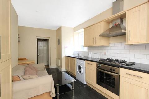 1 bedroom flat to rent, Deans Buildings, Elephant and Castle, London, SE17