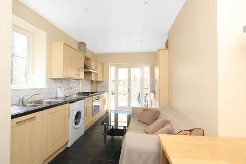 1 bedroom flat to rent, Deans Buildings, Elephant and Castle, London, SE17