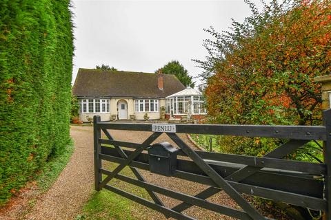 5 bedroom detached bungalow for sale, Sleapshyde, Smallford, St Albans, AL4