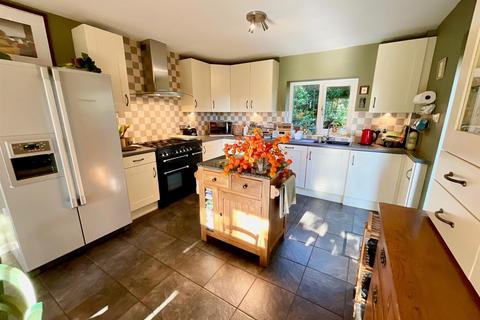 4 bedroom detached house for sale, South Avenue, Scalby, Scarborough, YO13 0QD