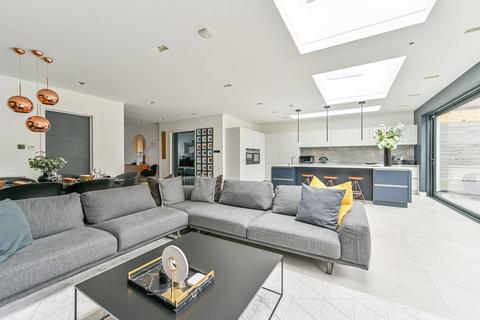 5 bedroom semi-detached house to rent, Kings Avenue, Balham, London, SW12