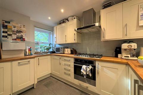 2 bedroom terraced house to rent, Gaynesford Road, London