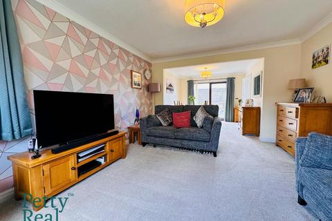 3 bedroom townhouse for sale, Swanfield Terrace, Colne