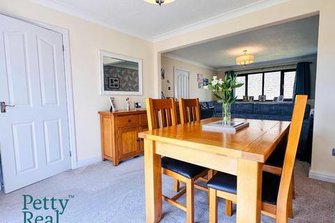 3 bedroom townhouse for sale, Swanfield Terrace, Colne