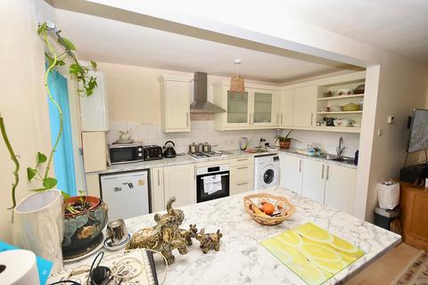 2 bedroom maisonette for sale, Market Square, Leighton Buzzard, LU7 1EY