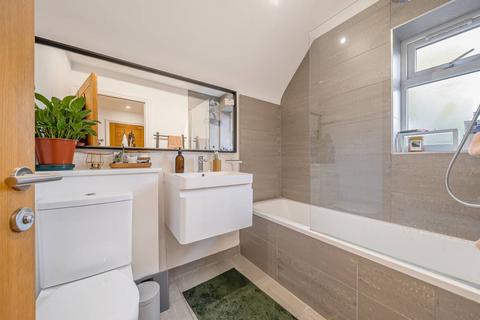 Flat 2, 21 Glebe Side, Twickenham, TW1 1DB