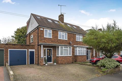 28 Arnold Crescent, Isleworth, TW7 7NT