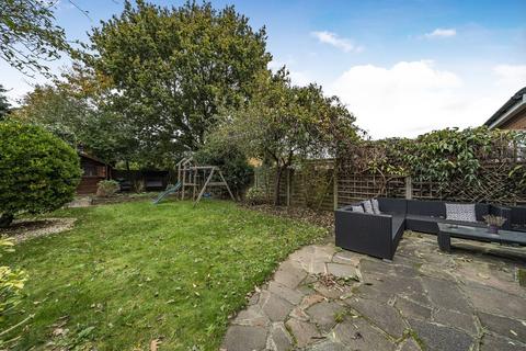 28 Arnold Crescent, Isleworth, TW7 7NT