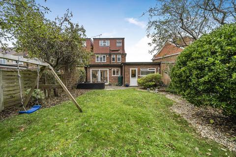 28 Arnold Crescent, Isleworth, TW7 7NT