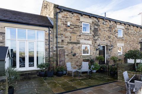 4 bedroom end of terrace house for sale, Hanging Heaton, Batley WF17