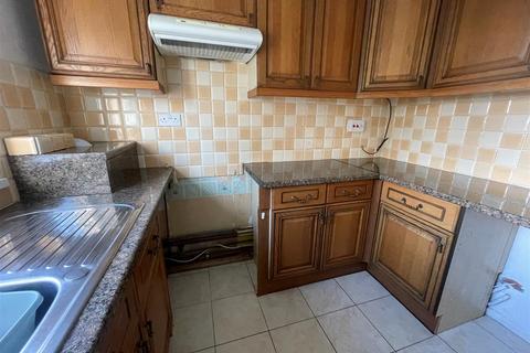 2 bedroom flat for sale, Granby Close, Llanelli