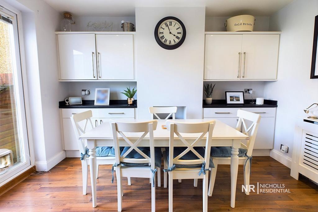 Kitchen/Dining Room 3
