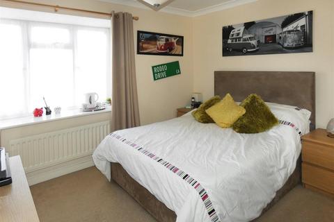 57 Capstan Drive, Littlehampton, BN17 6SF