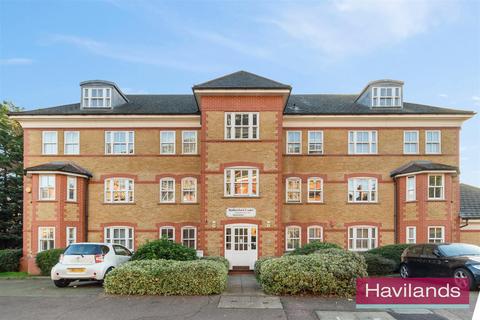 3 bedroom flat for sale, Newsholme Drive, London