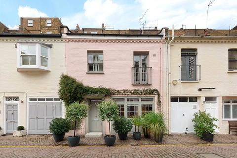 3 bedroom terraced house to rent, Petersham Mews, London, SW7