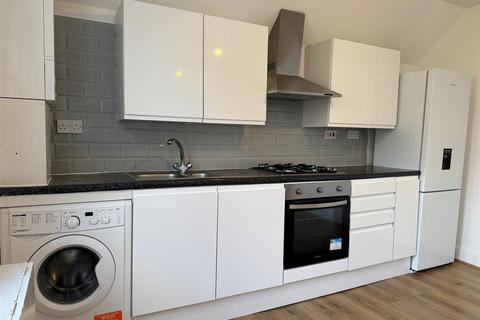 1 bedroom apartment to rent, Blandfield Road, London