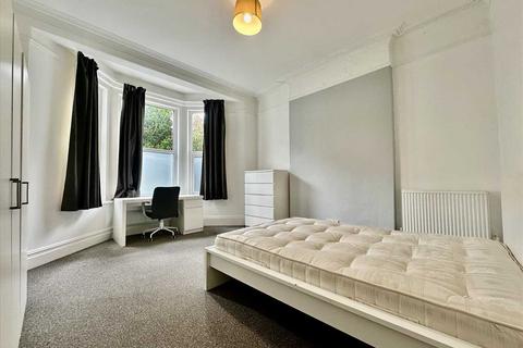 2 bedroom apartment to rent, North Road East, Plymouth, Plymouth