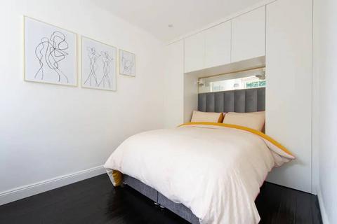 2 bedroom apartment for sale, Matilda House, St Katherines Way, London, E1W