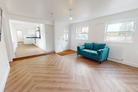 2 bedroom house to rent, Grange Street, LE11 LE11