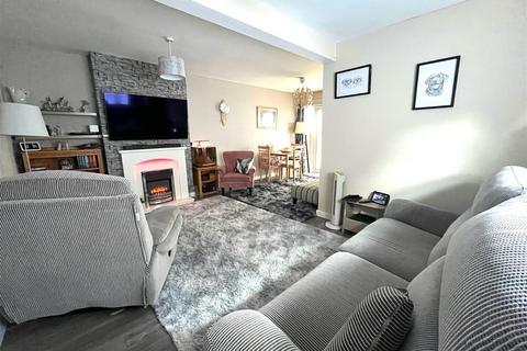 17 Heather Close, Brereton, Rugeley, WS15 1BB