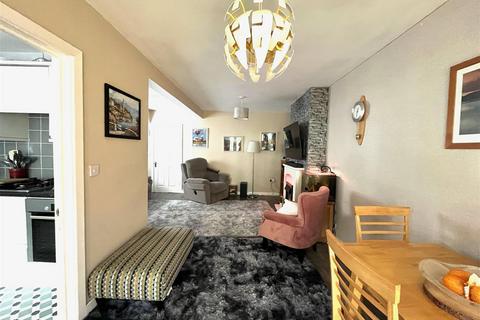 17 Heather Close, Brereton, Rugeley, WS15 1BB