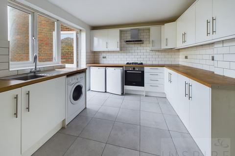 4 bedroom terraced house for sale, Weald Drive, Crawley RH10