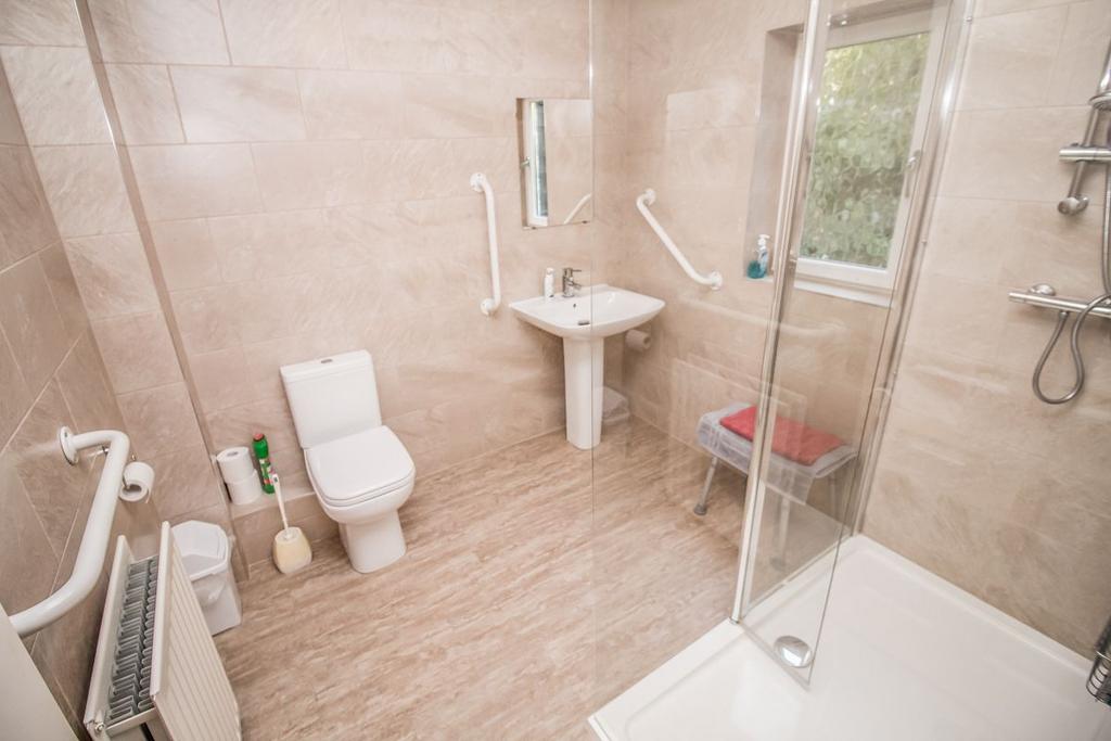 Main bathroom