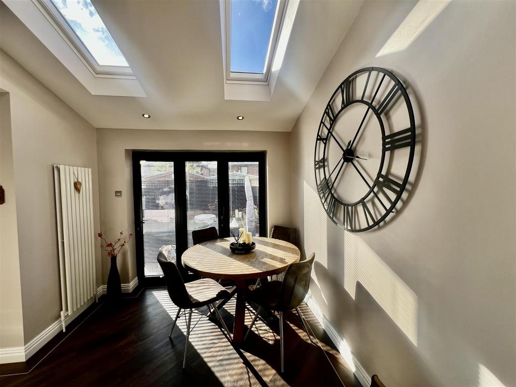 Kitchen/diner/living space