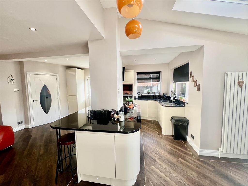 Kitchen/diner/living space