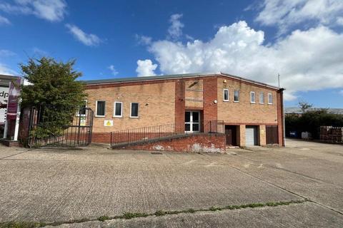 Warehouse to rent, Telford Way, Severalls Industrial Estate, Colchester, Essex, CO4