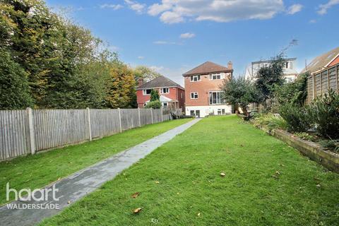 5 bedroom detached house for sale, Chestnut Avenue, Chatham