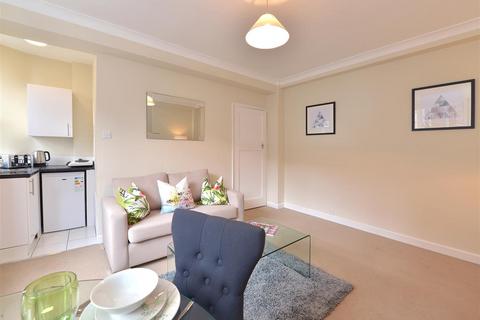 1 bedroom flat to rent, Hill Street, W1J