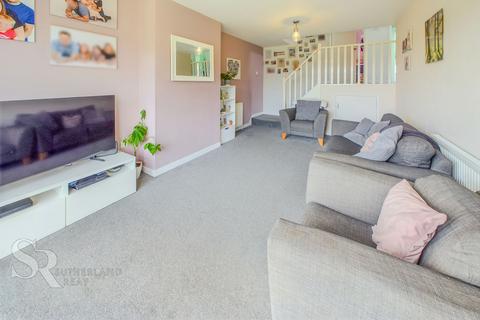 6 Combs Close, New Mills, High Peak, SK22 3ED