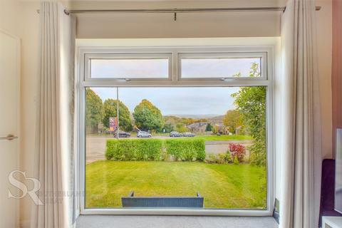 6 Combs Close, New Mills, High Peak, SK22 3ED