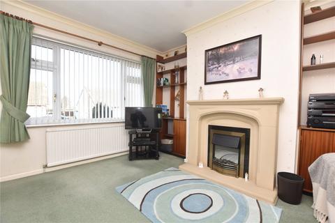 3 bedroom semi-detached house for sale, Knoll Park, East Ardsley, Wakefield, West Yorkshire