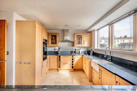 3 bedroom penthouse for sale, Merchants Road, Clifton, Bristol, BS8