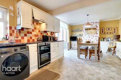 3 bedroom semi-detached house for sale, Queens Road, Clacton-On-Sea