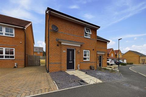 3 bedroom semi-detached house to rent, Magnolia Drive, Newcastle Upon Tyne NE5