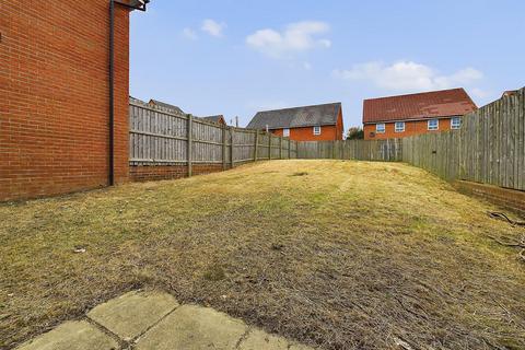 3 bedroom semi-detached house to rent, Magnolia Drive, Newcastle Upon Tyne NE5